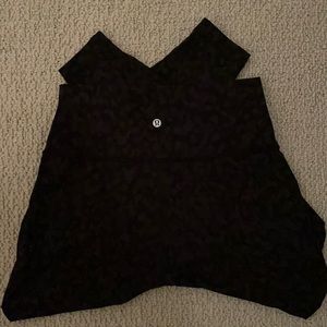 Lululemon size 8 camo deep coal multi NWOT